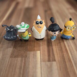 Minion/ Despicable Me Figurines (5)